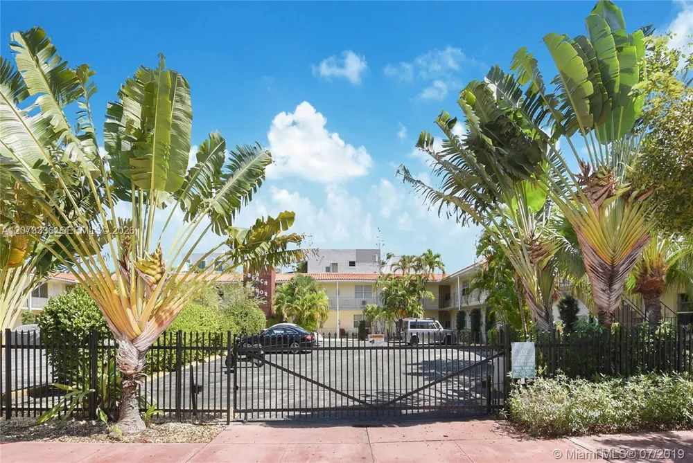 345 Michigan Ave #17 Miami Beach, FL 33139