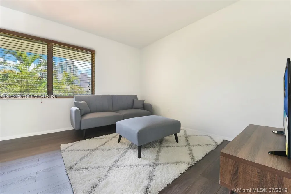 345 Michigan Ave #17 Miami Beach, FL 33139
