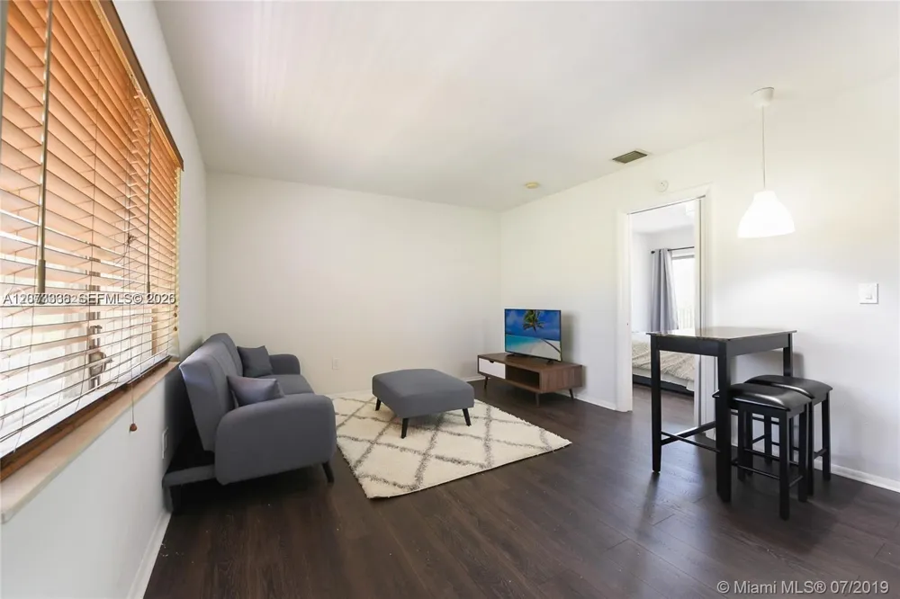 345 Michigan Ave #17 Miami Beach, FL 33139