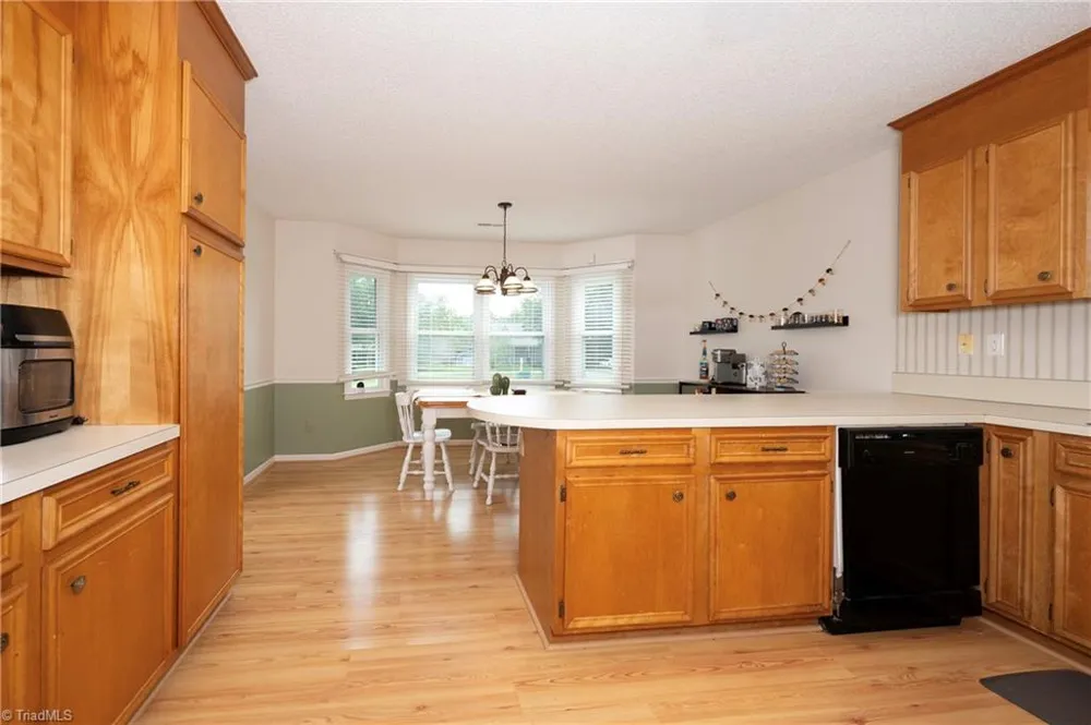 1113 Ridgecliff Drive Rural Hall, NC 27045