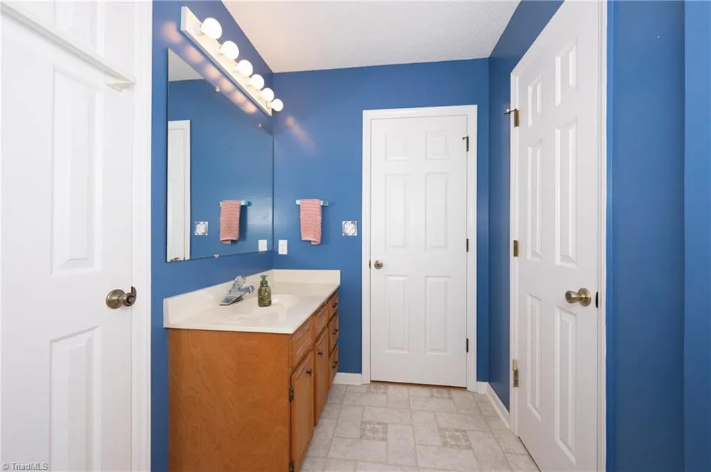 1113 Ridgecliff Drive Rural Hall, NC 27045