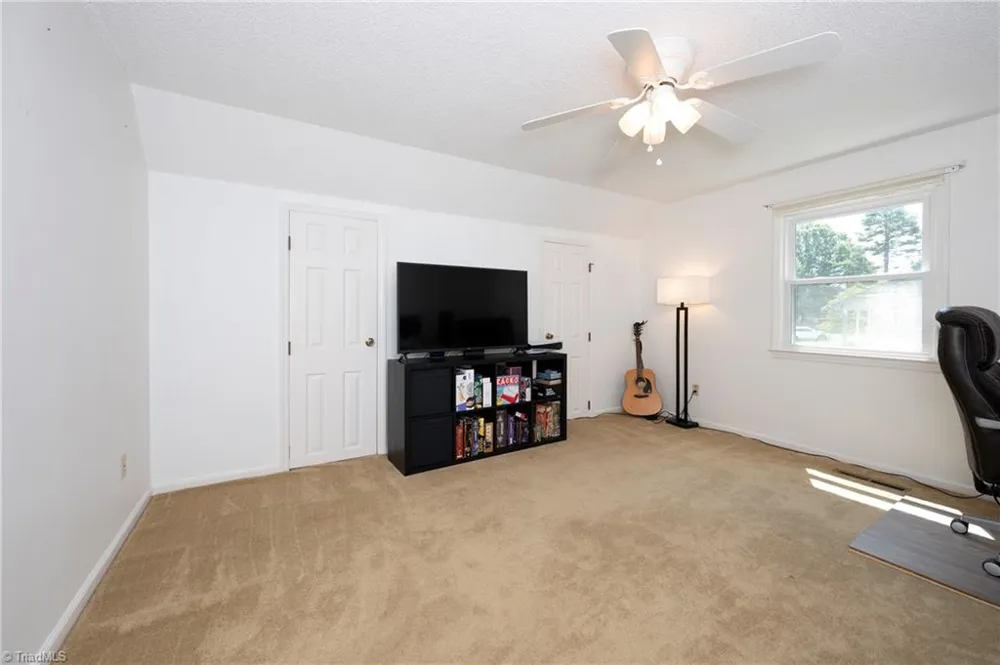 1113 Ridgecliff Drive Rural Hall, NC 27045