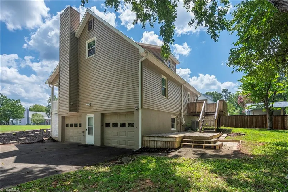 1113 Ridgecliff Drive Rural Hall, NC 27045