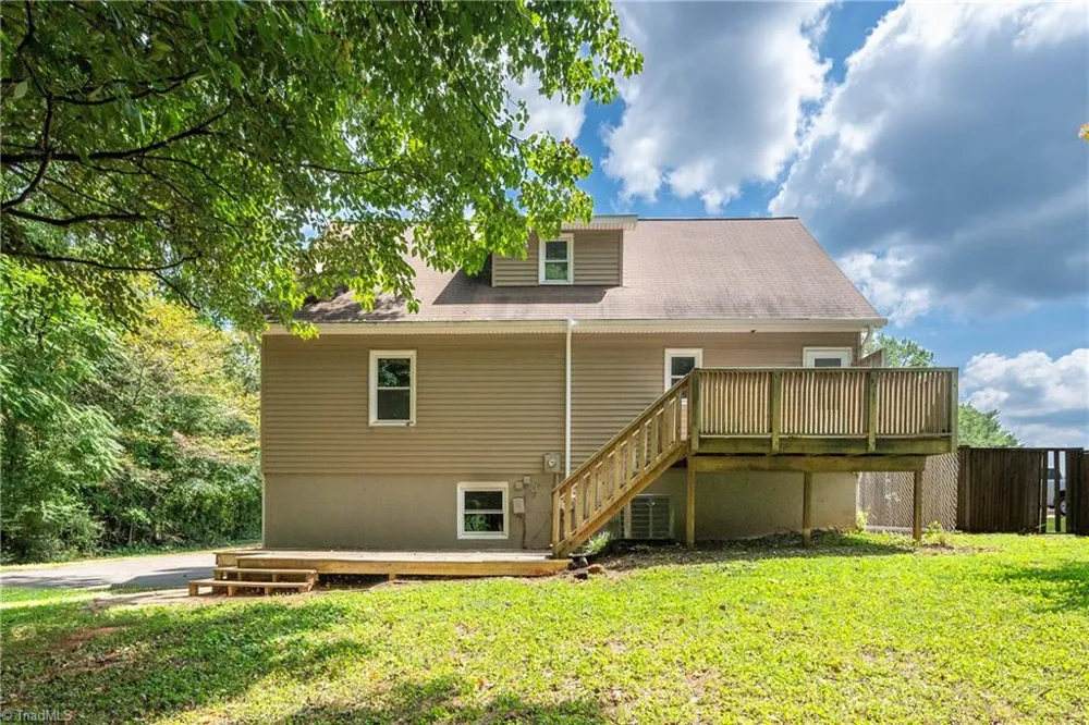 1113 Ridgecliff Drive Rural Hall, NC 27045