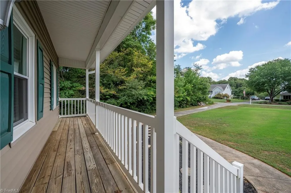1113 Ridgecliff Drive Rural Hall, NC 27045