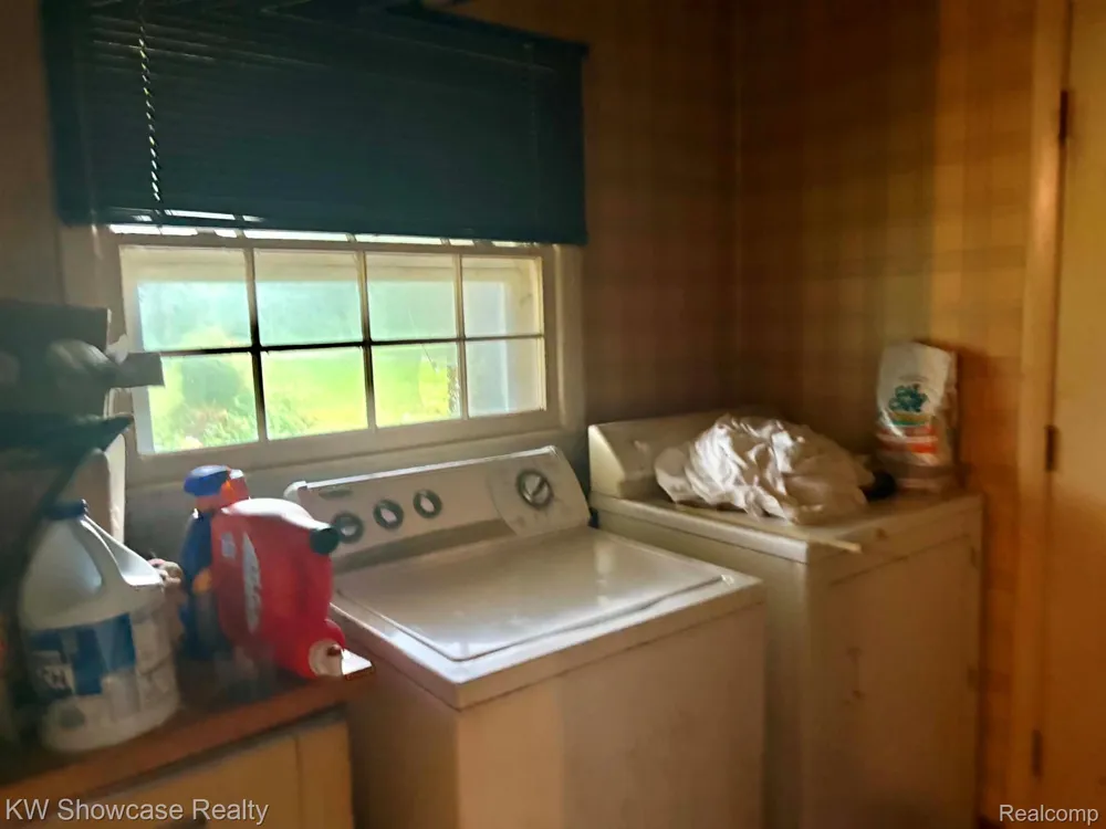 4949 Clarkston Road Independence Charter Township, MI 48348
