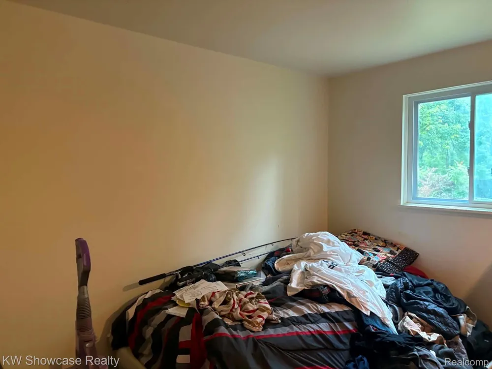 4949 Clarkston Road Independence Charter Township, MI 48348