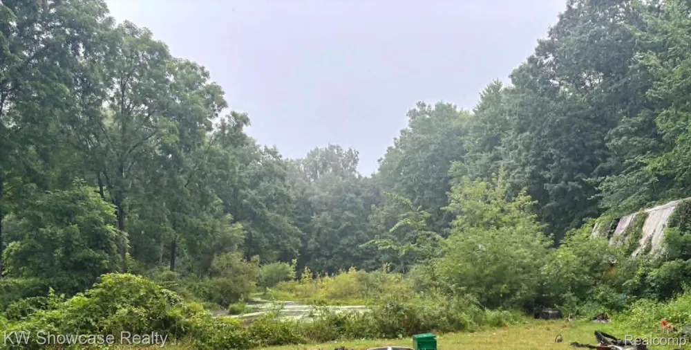 4949 Clarkston Road Independence Charter Township, MI 48348