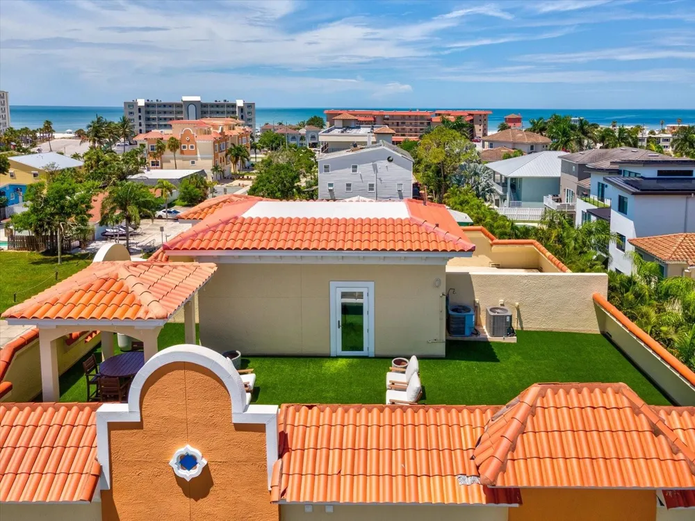 138 175TH AVENUE E Redington Shores, FL 33708