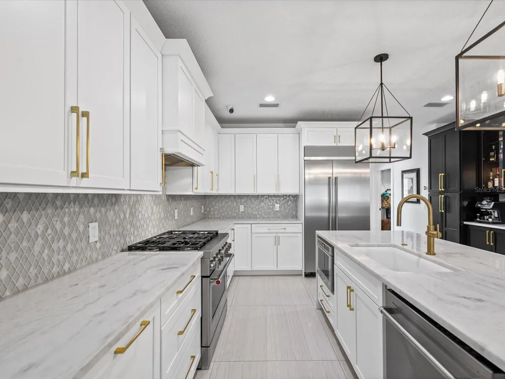 138 175TH AVENUE E Redington Shores, FL 33708