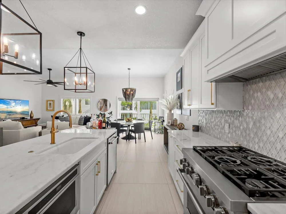 138 175TH AVENUE E Redington Shores, FL 33708