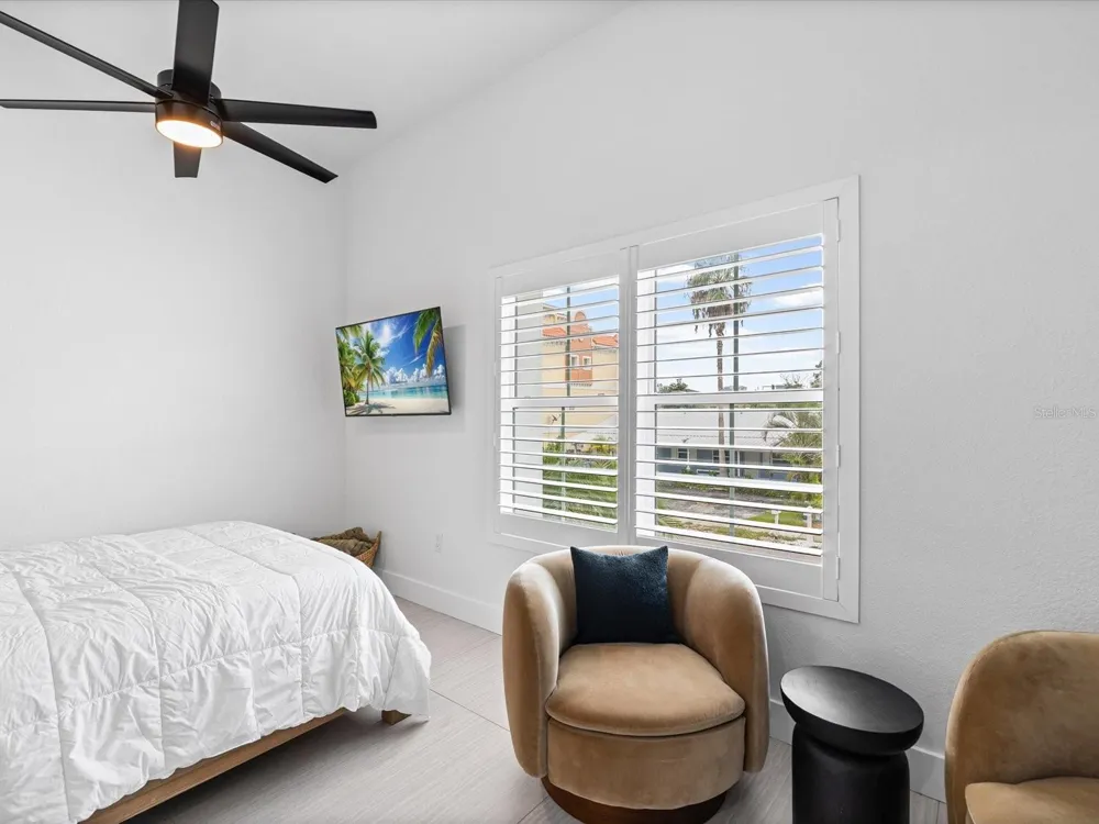138 175TH AVENUE E Redington Shores, FL 33708