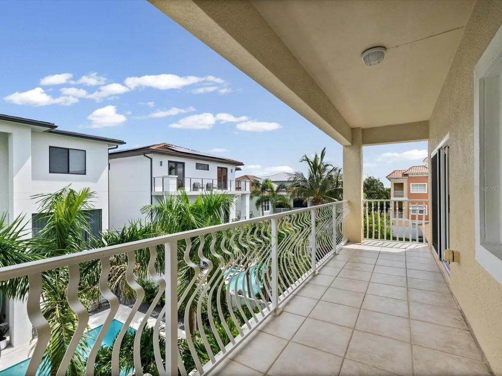 138 175TH AVENUE E Redington Shores, FL 33708