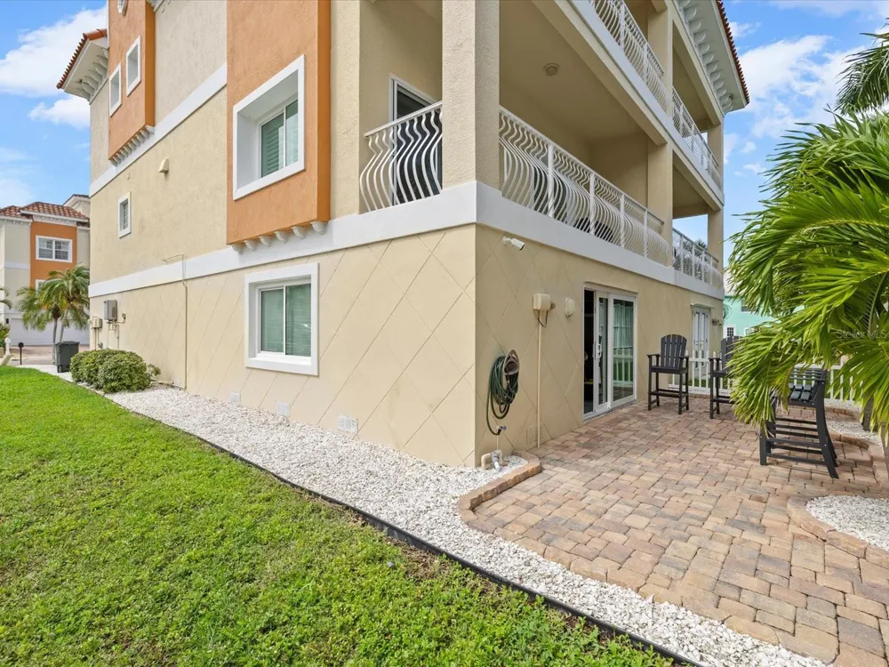 138 175TH AVENUE E Redington Shores, FL 33708