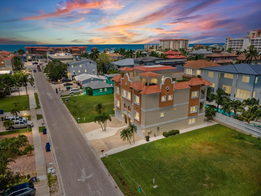 138 175TH AVENUE E Redington Shores, FL 33708