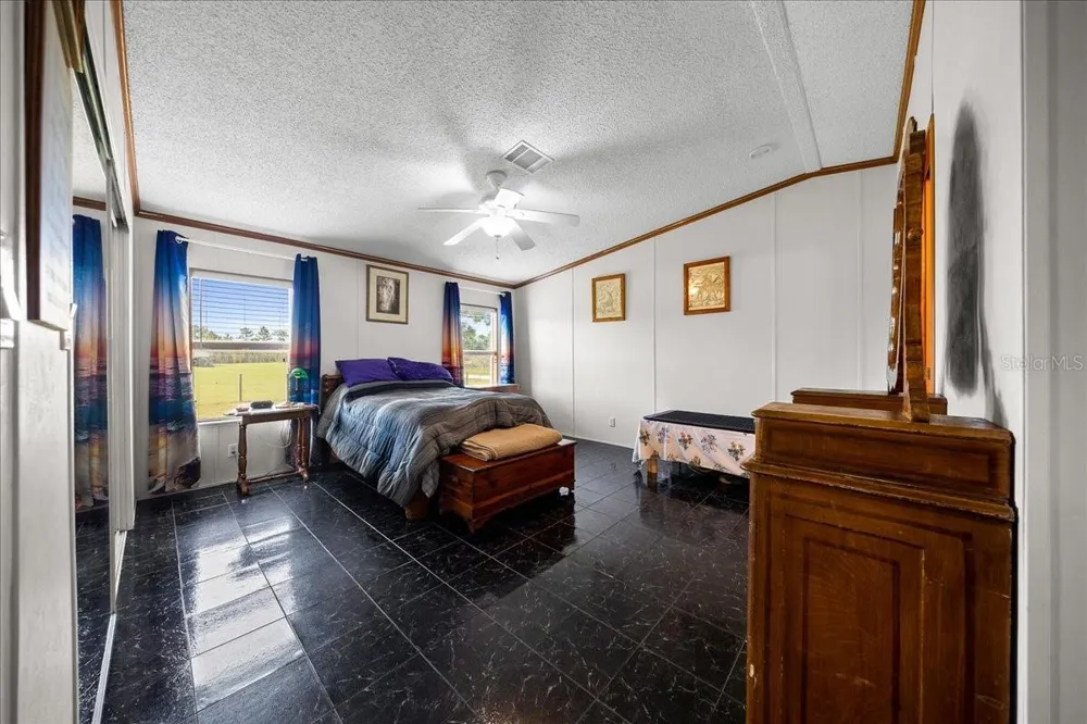 5791 SE 122ND AVENUE Morriston, FL 32668