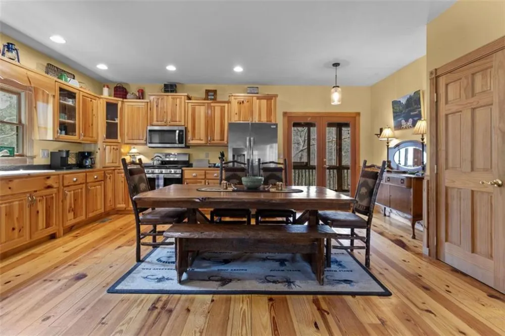 40 Graham Court Ellijay, GA 30540