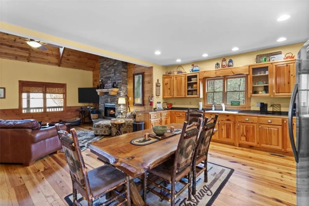 40 Graham Court Ellijay, GA 30540