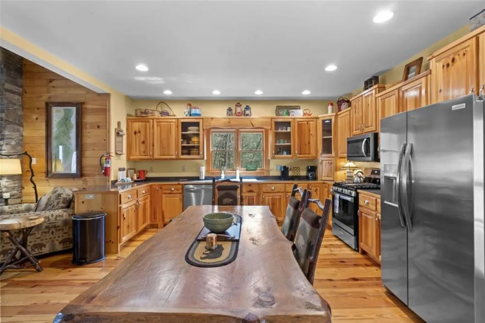40 Graham Court Ellijay, GA 30540