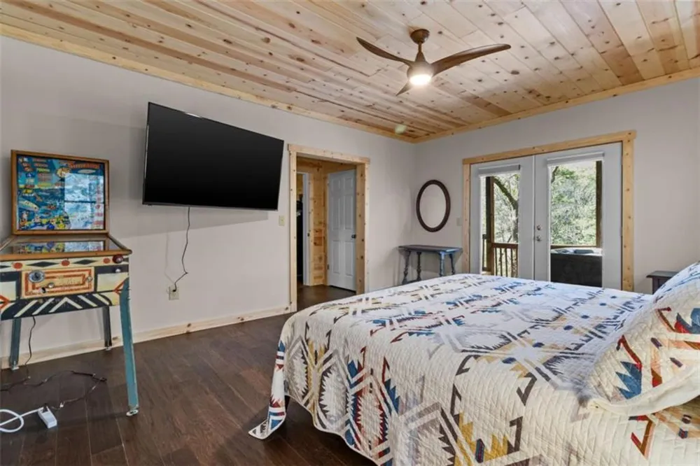 40 Graham Court Ellijay, GA 30540