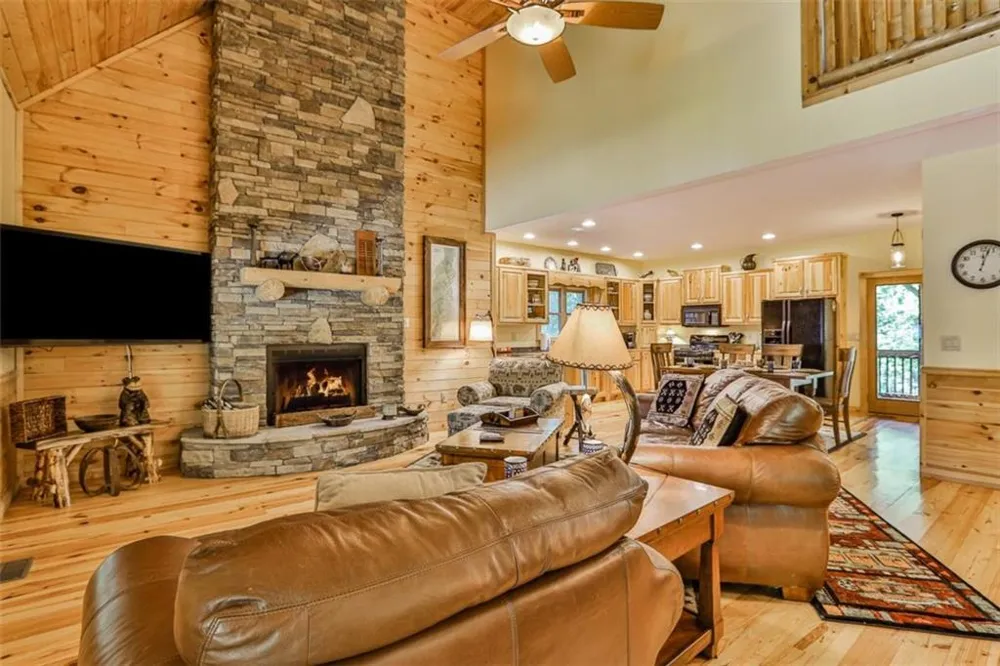 40 Graham Court Ellijay, GA 30540