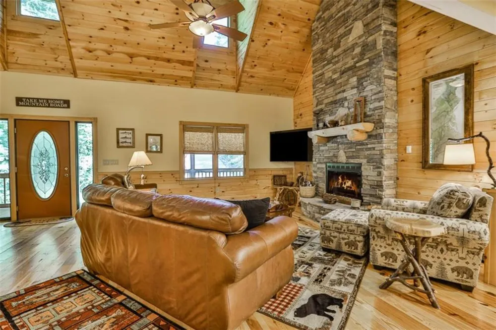 40 Graham Court Ellijay, GA 30540