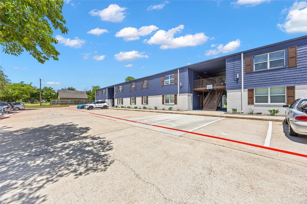 4639 Williams Road #206 Benbrook, TX 76116