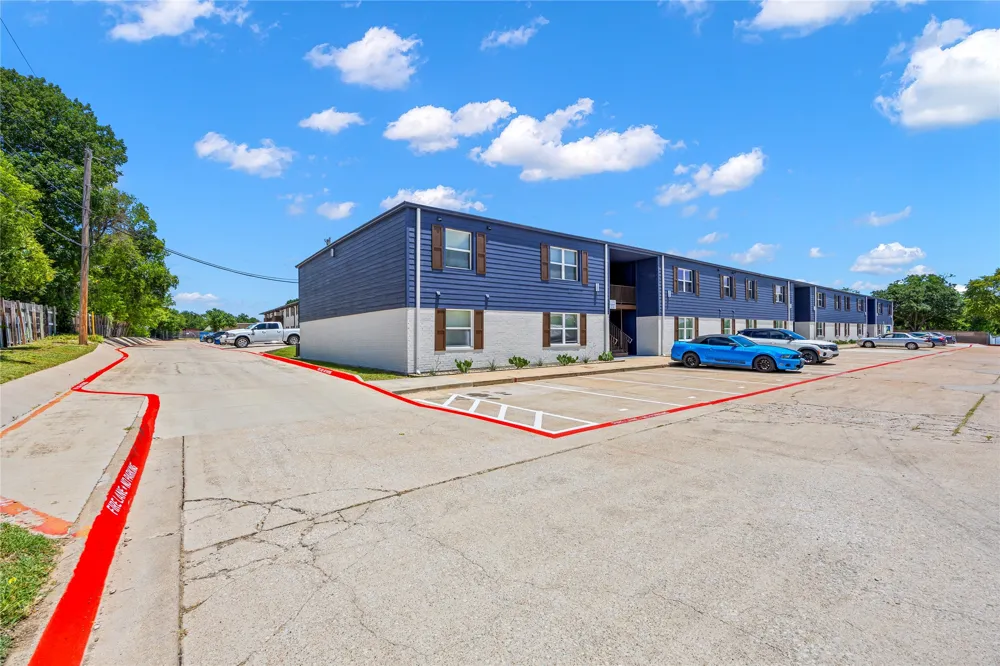 4639 Williams Road #206 Benbrook, TX 76116
