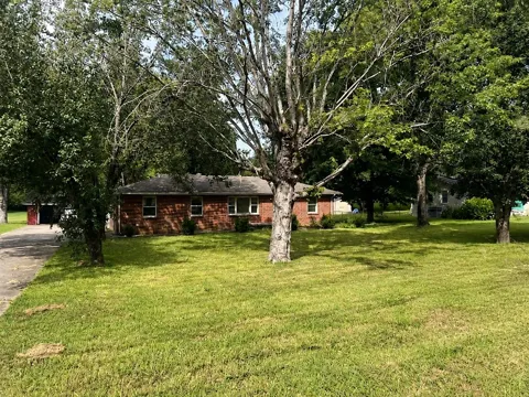 372 Main St S