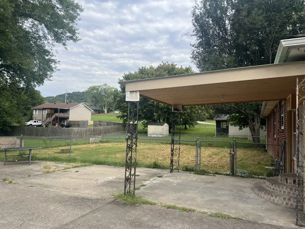 372 Main St S Brush Creek, TN 38547