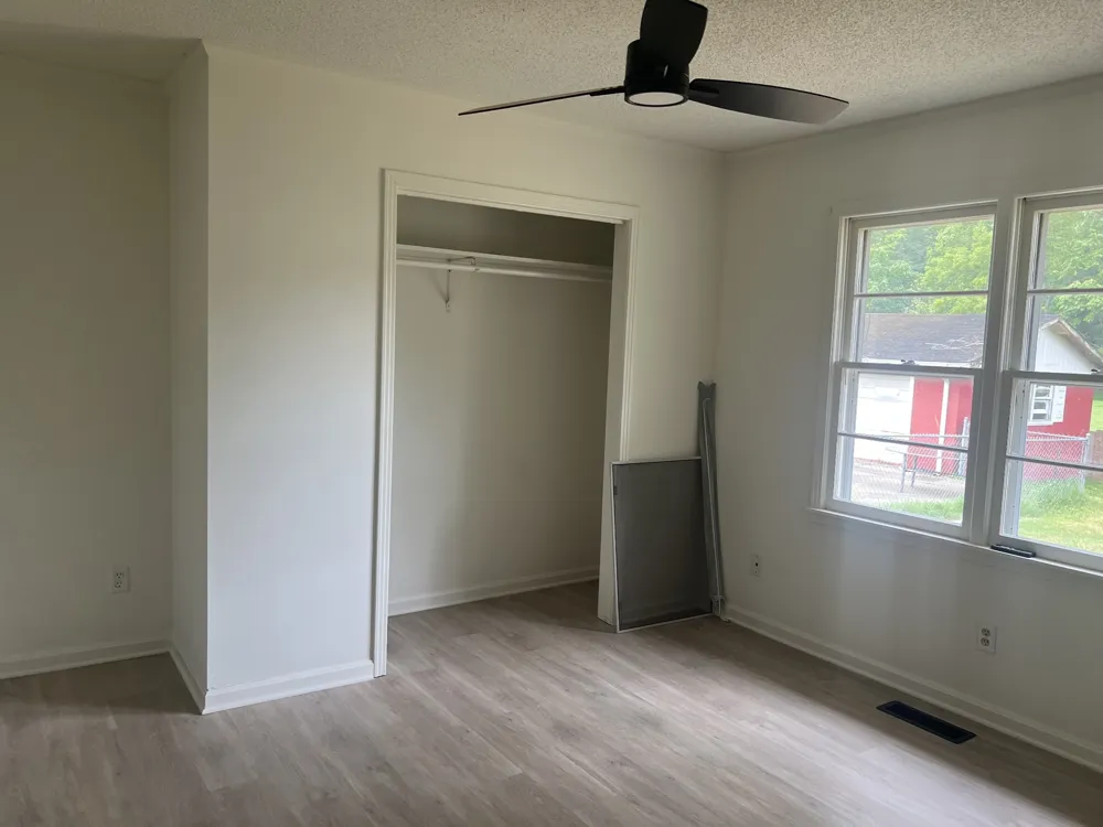 372 Main St S Brush Creek, TN 38547