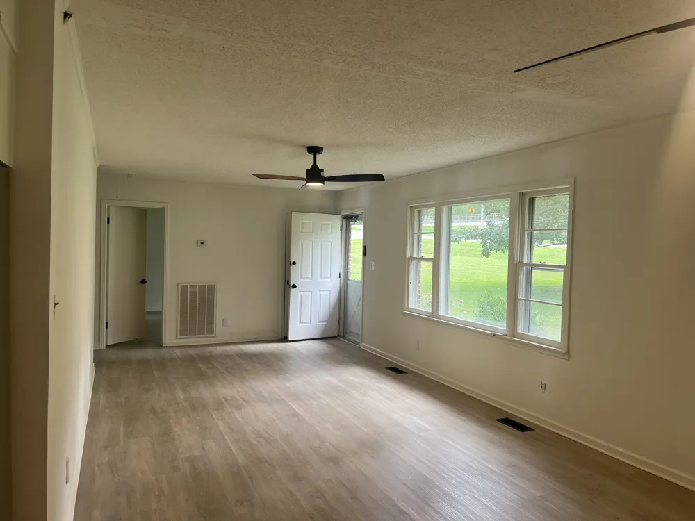 372 Main St S Brush Creek, TN 38547