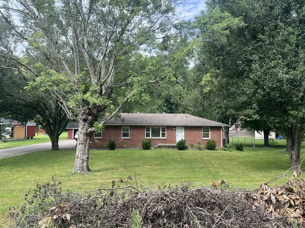 372 Main St S Brush Creek, TN 38547