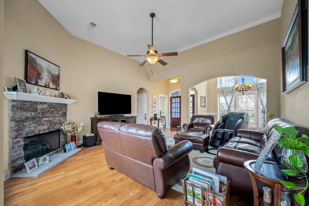 105 Sagamore Trce Hendersonville, TN 37075