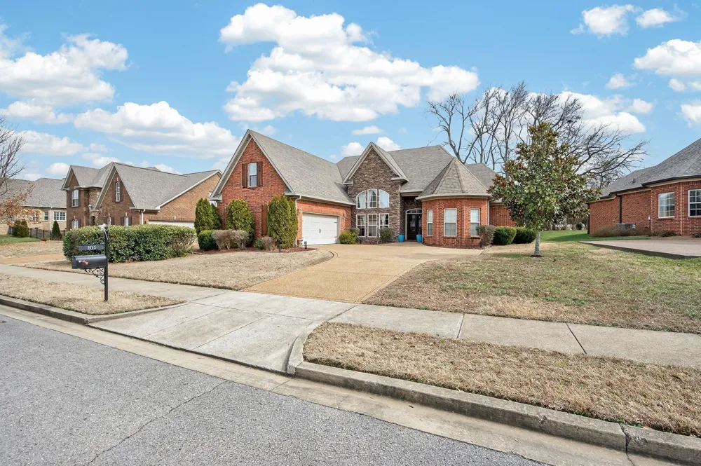 105 Sagamore Trce Hendersonville, TN 37075