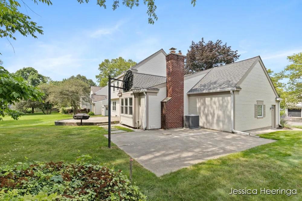 2856 Alger Street SE Grand Rapids, MI 49546