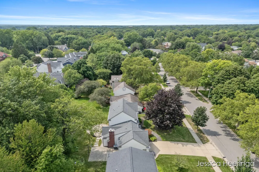 2856 Alger Street SE Grand Rapids, MI 49546