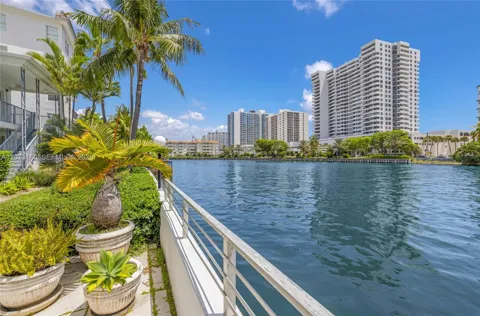 2445 Lake Pancoast Dr #4