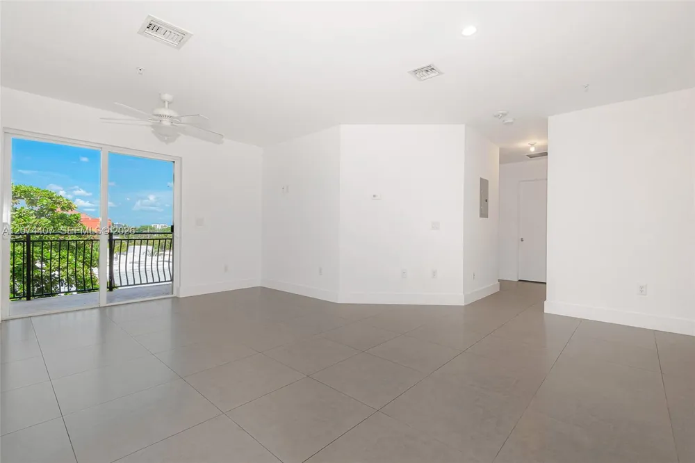 555 E Dania Beach Blvd #9 Dania Beach, FL 33004