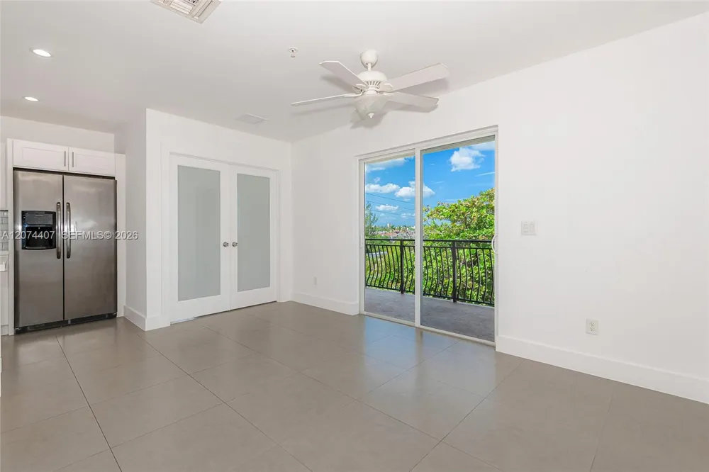 555 E Dania Beach Blvd #9 Dania Beach, FL 33004