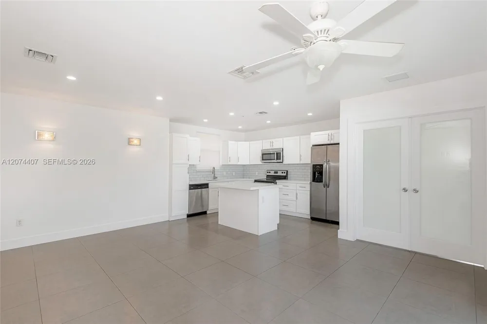555 E Dania Beach Blvd #9 Dania Beach, FL 33004