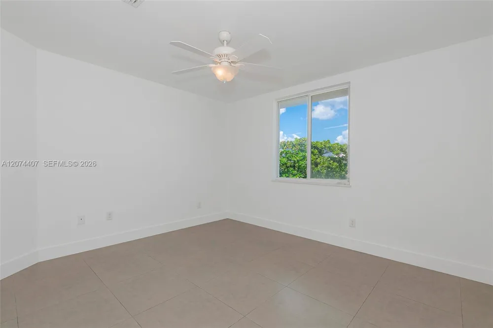 555 E Dania Beach Blvd #9 Dania Beach, FL 33004