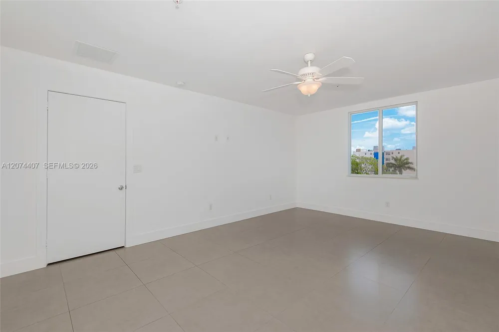 555 E Dania Beach Blvd #9 Dania Beach, FL 33004