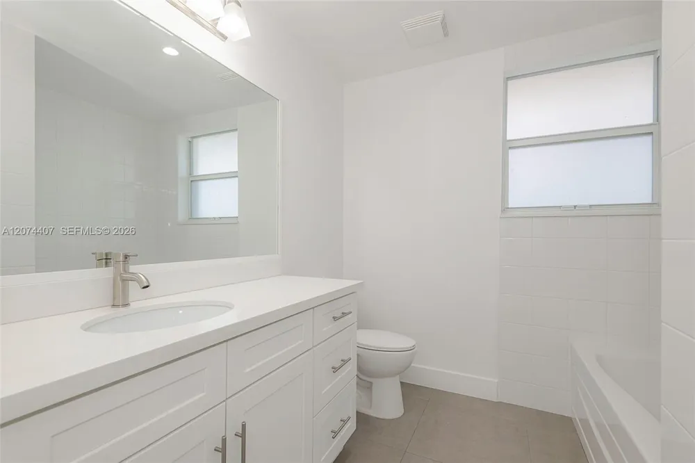 555 E Dania Beach Blvd #9 Dania Beach, FL 33004