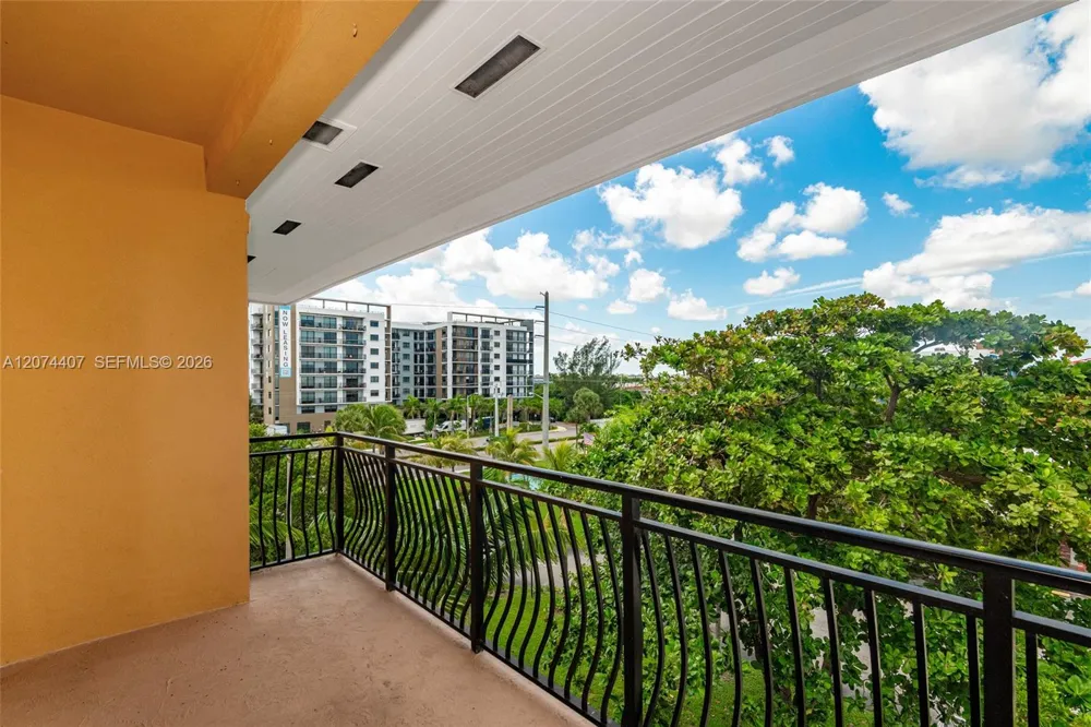 555 E Dania Beach Blvd #9 Dania Beach, FL 33004