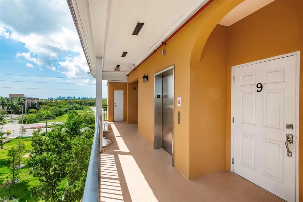 555 E Dania Beach Blvd #9 Dania Beach, FL 33004