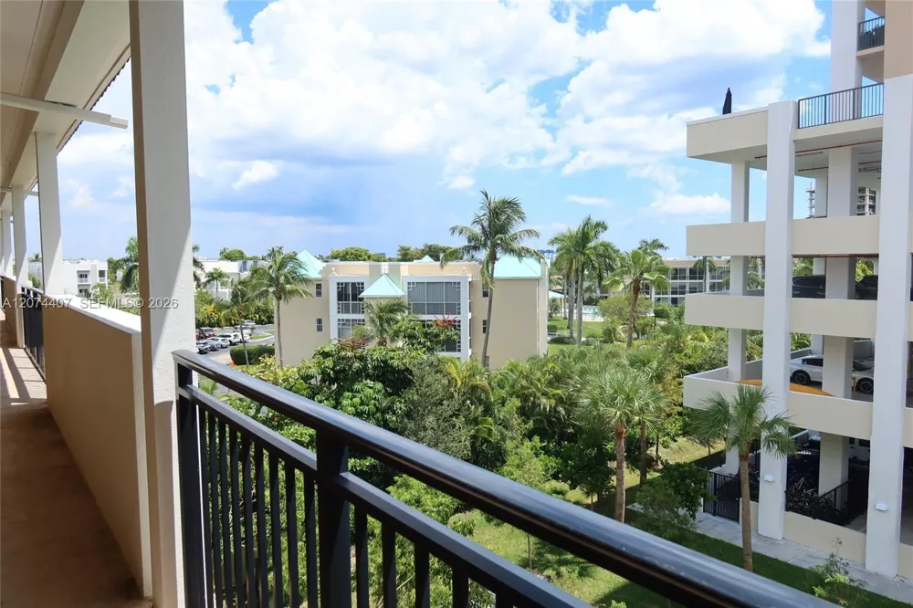 555 E Dania Beach Blvd #9 Dania Beach, FL 33004