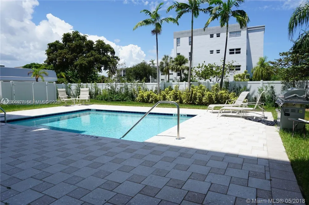 555 E Dania Beach Blvd #9 Dania Beach, FL 33004