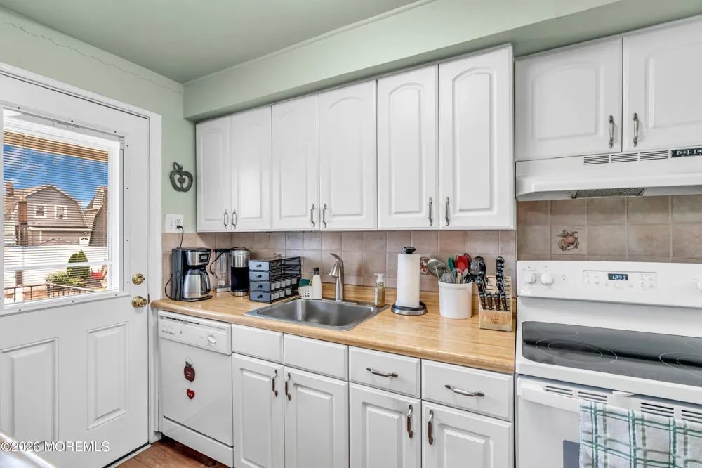 686 Colgate Avenue Perth Amboy, NJ 08862