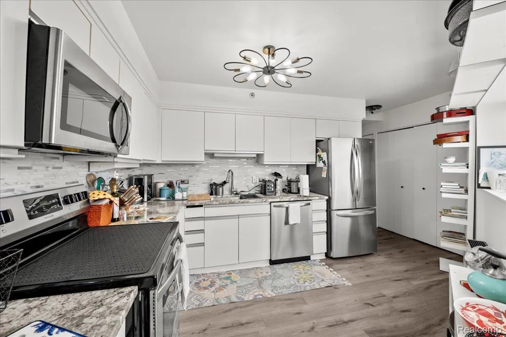 5000 Town Center #2606 Southfield City, MI 48075